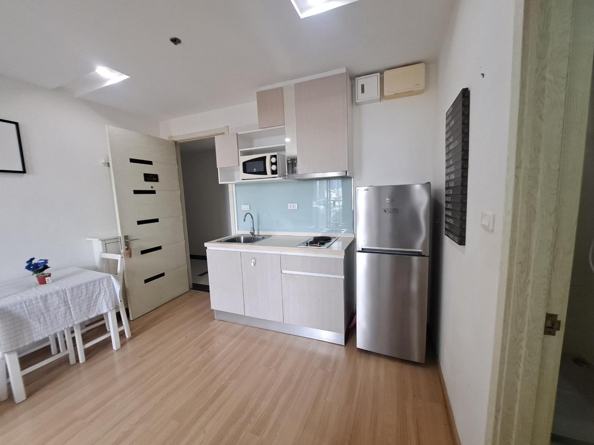 Condo In Bangkok With Swimming Pool Near Malls And Train Exteriör bild